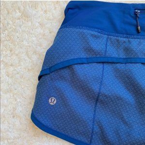 Lululemon Speed Short Diamond Dot Blue size 4